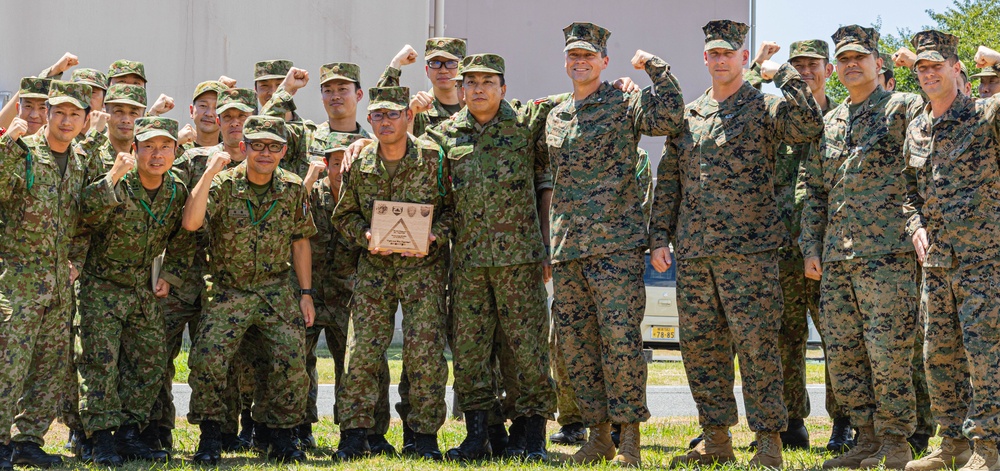 RD 24 | 3rd MEB FECC presents gift to 2nd Artillery Brigade, JGSDF