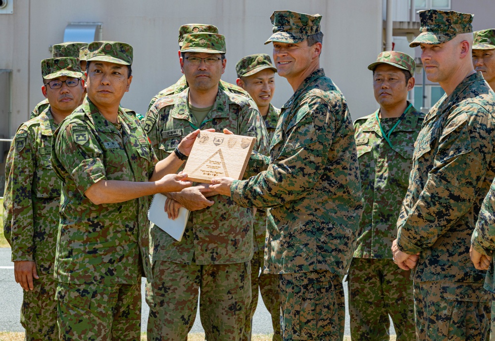 RD 24 | 3rd MEB FECC presents gift to 2nd Artillery Brigade, JGSDF