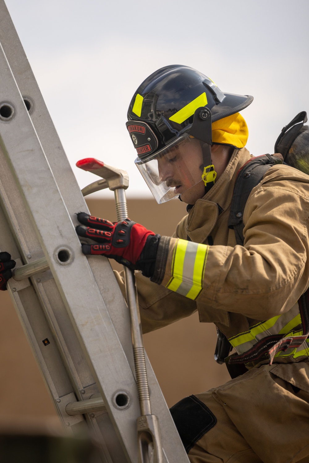 U.S. Marines with MWSS-171 and MCAS Iwakuni H&amp;HS Participate in an Aircraft Rescue and Firefighting Themed Workout at Suwon AB