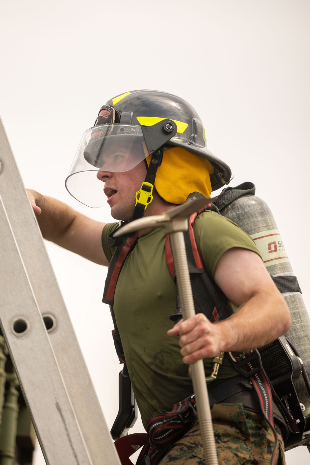 U.S. Marines with MWSS-171 and MCAS Iwakuni H&amp;HS Participate in an Aircraft Rescue and Firefighting Themed Workout at Suwon AB