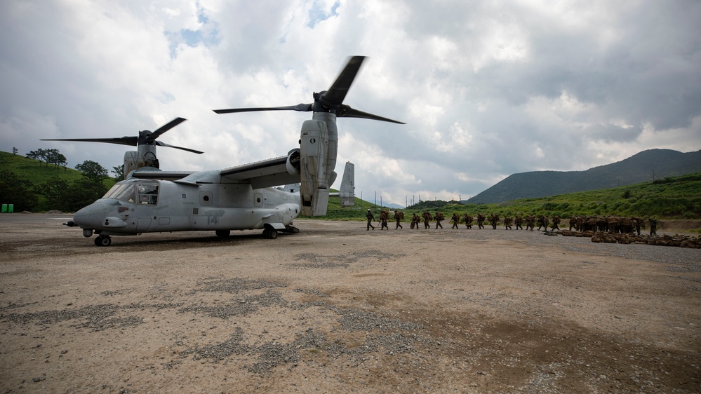 RD24 | VMM-265, JGSDF Conduct Flight Operations Over the Pacific