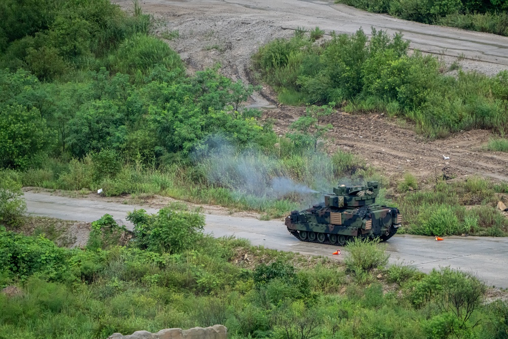 4-70AR M2A3 Bradleys conduct zero range during Pacific Fortitude