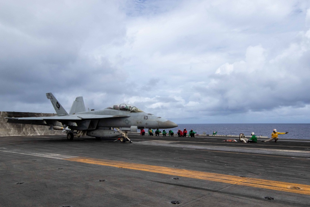 Abraham Lincoln conducts flight operations