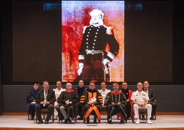 New Course Fuses Theory and Practice in Study of Modern Warfare