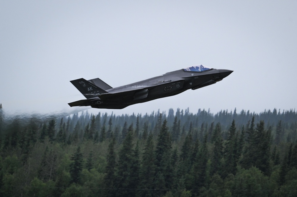 58th FS B-Course students complete capstone in Alaska