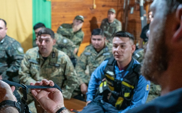 US medics, Paraguayan first responders collaborate on TCCC amid AMISTAD 24