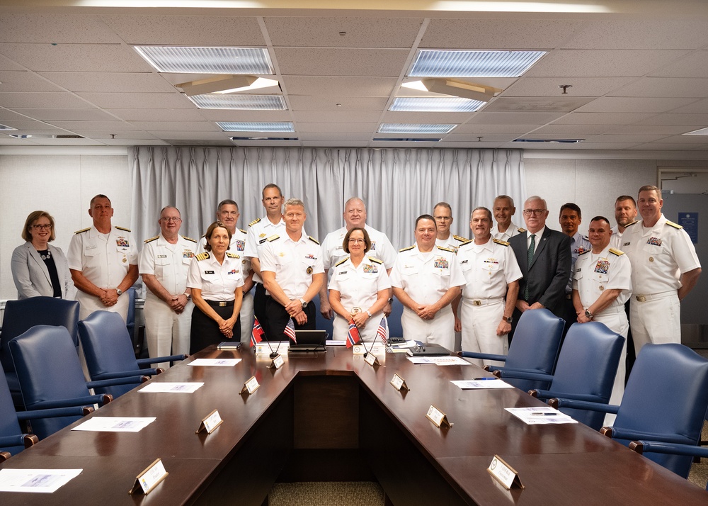 CNO Hosts Chief of the Royal Norwegian Navy