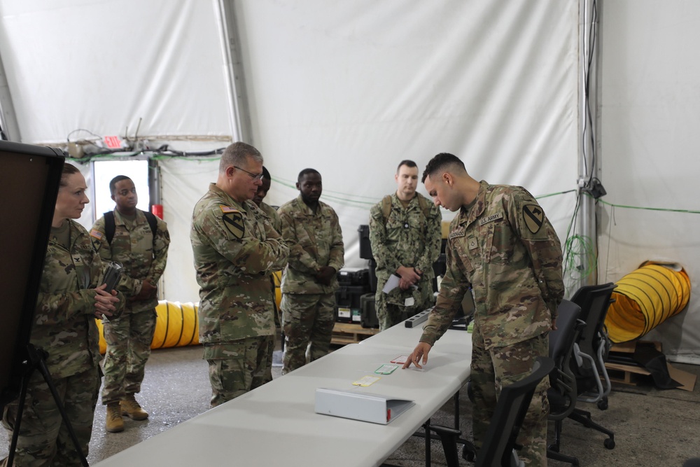 Lt. General Mark T. Simerly visits the 1st Air Cavalry Brigade