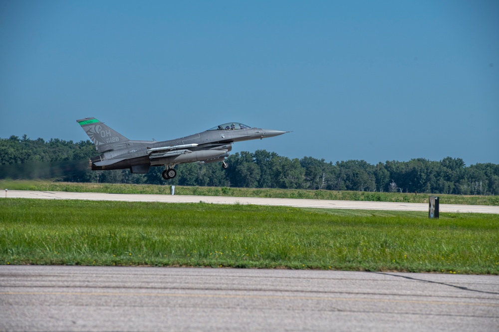 180FW Trains During Operation Northern Lightning