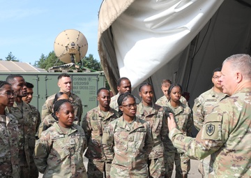 Lt. General Mark T. Simerly visits the 1st Air Cavalry Brigade