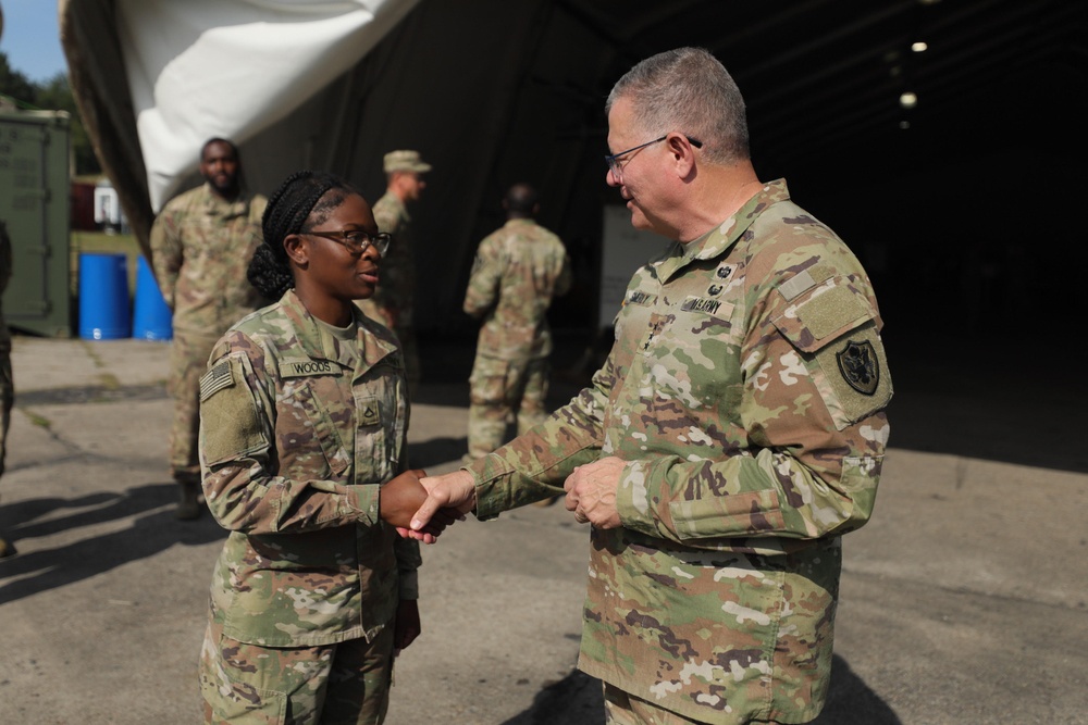 Lt. General Mark T. Simerly visits the 1st Air Cavalry Brigade