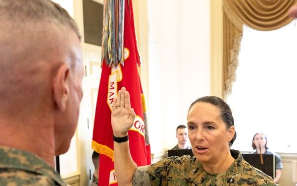 39th CMC, Gen. Eric Smith promotes Maj. Gen. Roberta Shea to Lieutenant General