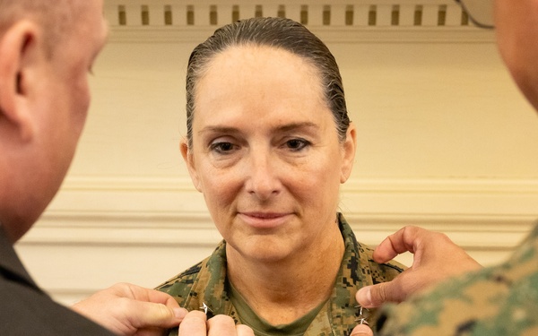 39th CMC, Gen. Eric Smith promotes Maj. Gen. Roberta Shea to Lieutenant General