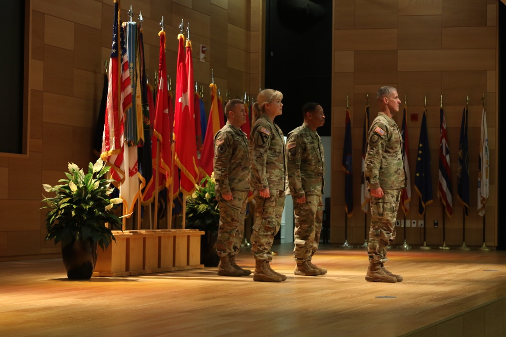 20th CBRNE Command welcomes new commanding general at change of command