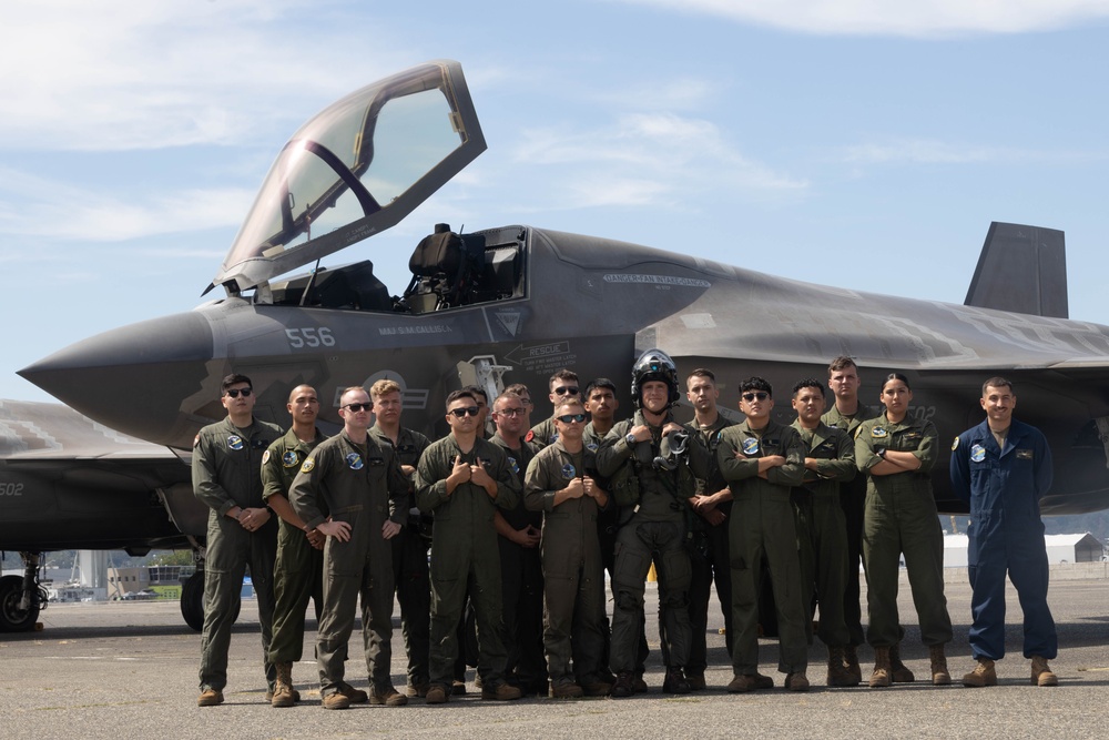 U.S. Marines conduct F-35B demonstration during Seafair