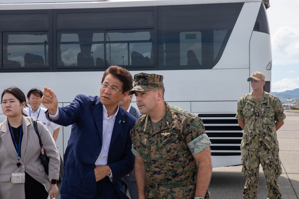 Parliamentary Vice Minister of Defense Visits MCAS Iwakuni