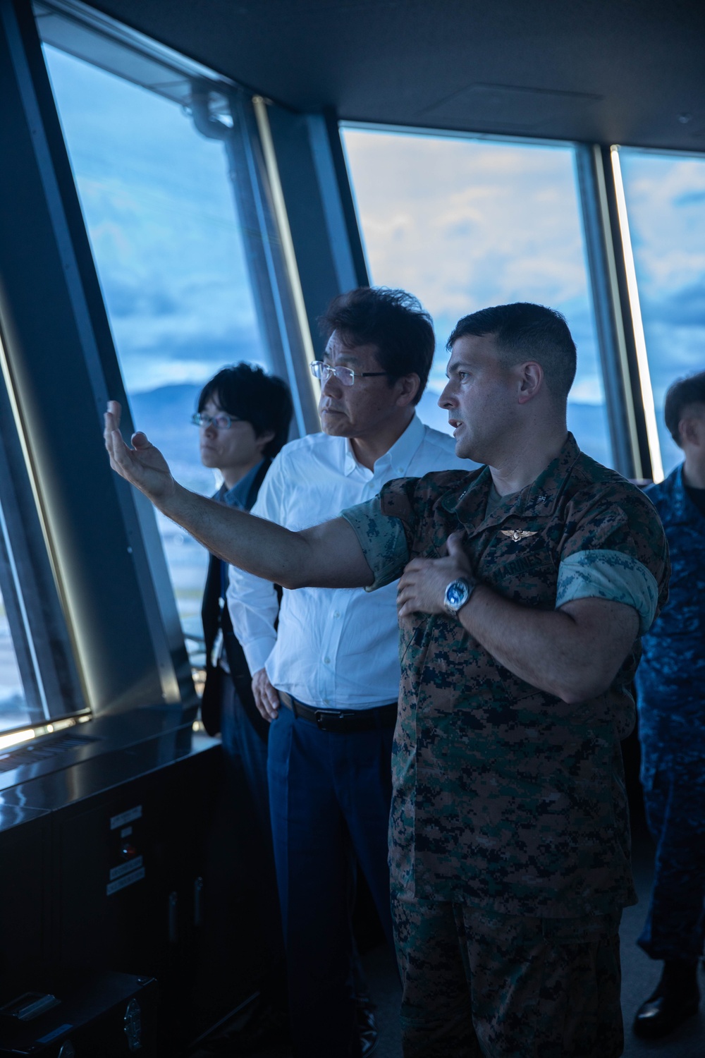 Parliamentary Vice Minister of Defense Visits MCAS Iwakuni
