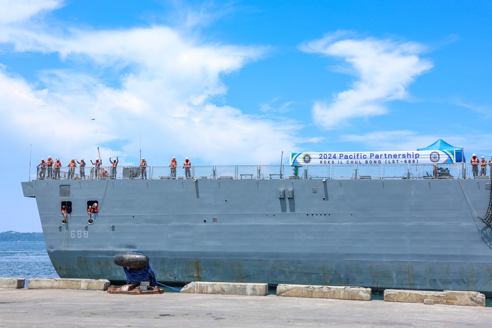 Republic of Korea Ship Il Chul Bong (LST 688) Arrives at Tabaco, Philippines in support of Pacific Partnership 2024-2