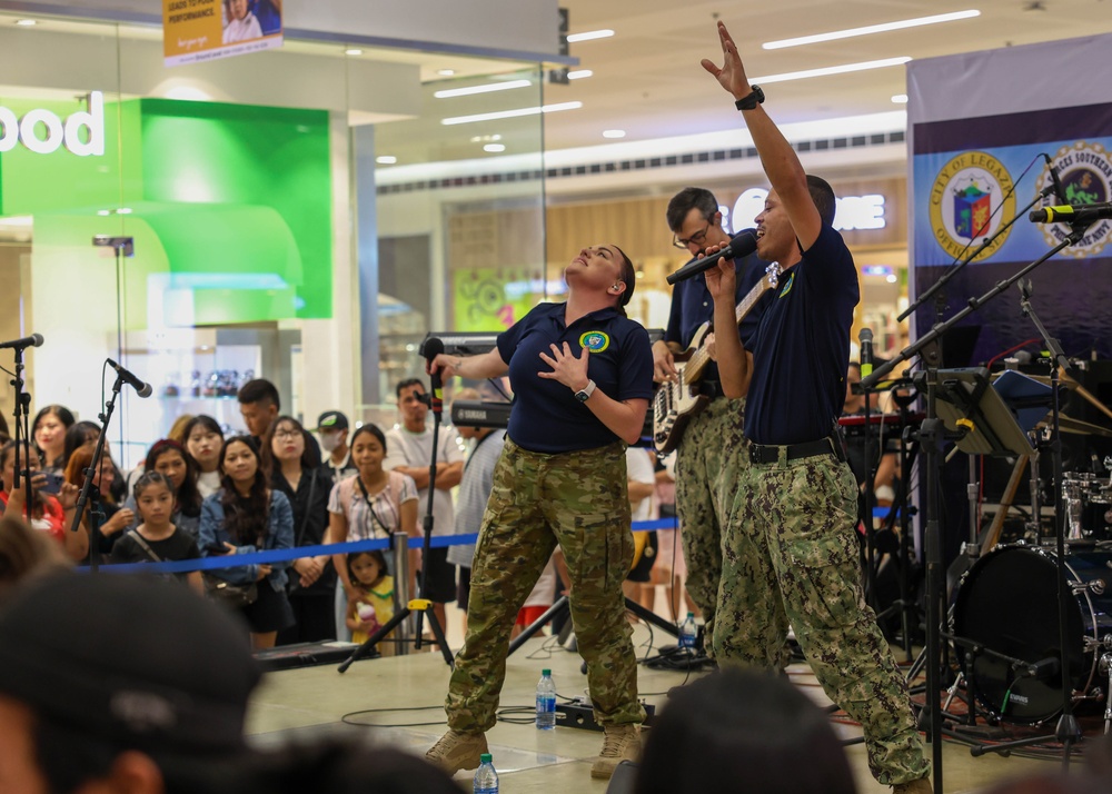 Pacific Partnership 2024-2 Band Performs at SM Mall in Legazpi, Philippines