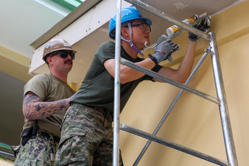 DVIDS – Pictures – Seabees in Amphibious Construction Battalion ONE work side by side with the Republic of Korea Navy and the Armed Forces of the Philippines (Picture 2 of 2)