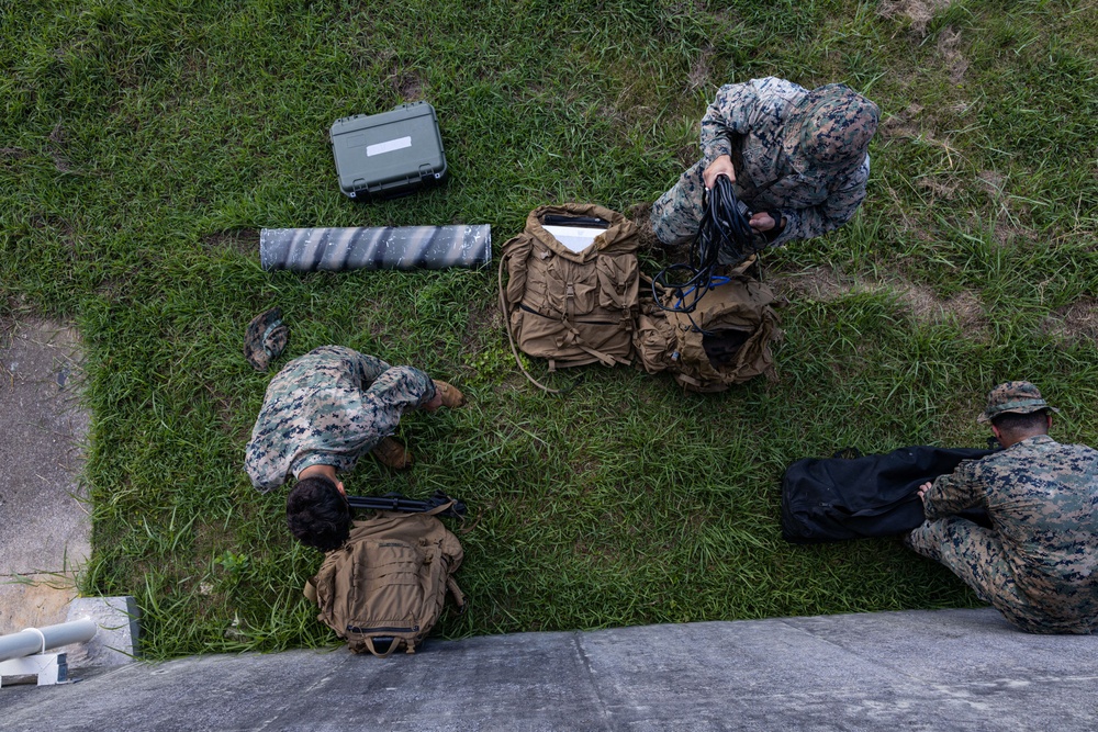 Marines with 3D Intel. Bn. Conduct Maritime Surveillance