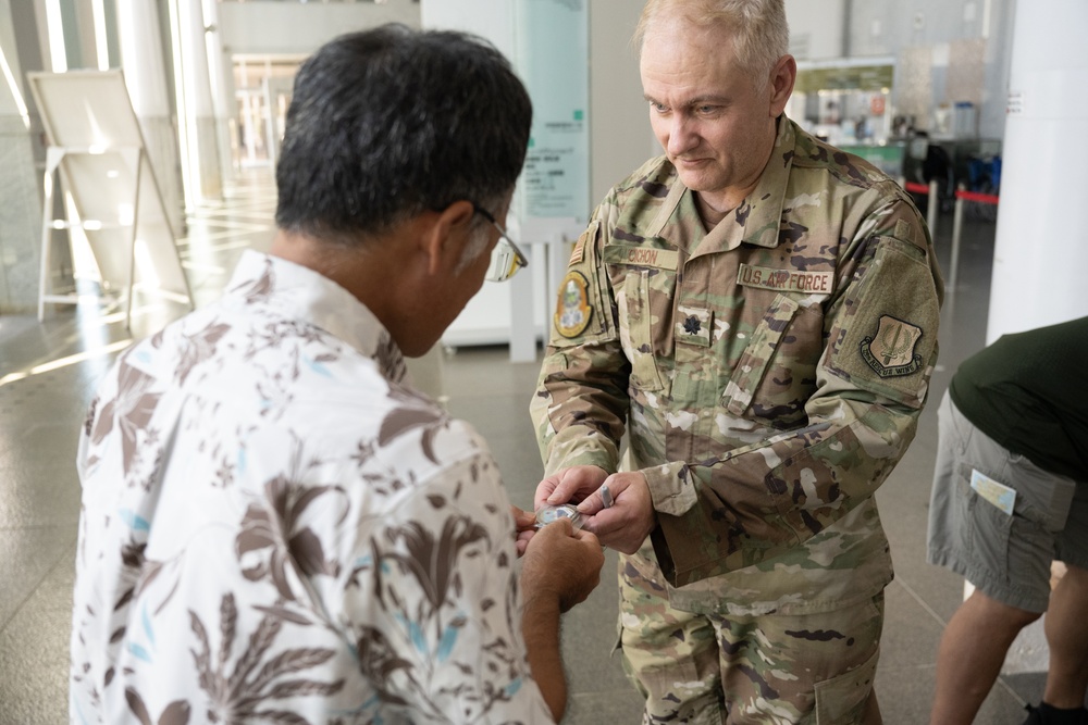 US Airman Returns World War II Artifacts Back to the Japanese people.