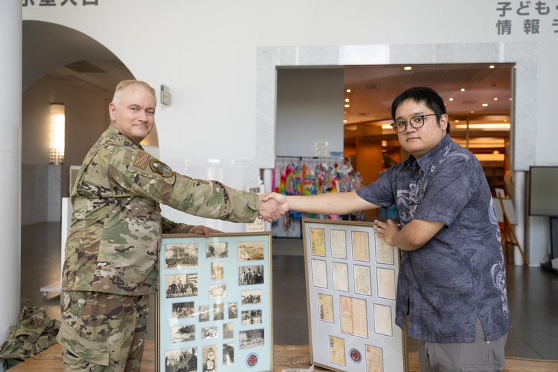 US Airman Returns World War II Artifacts Back to the Japanese people.