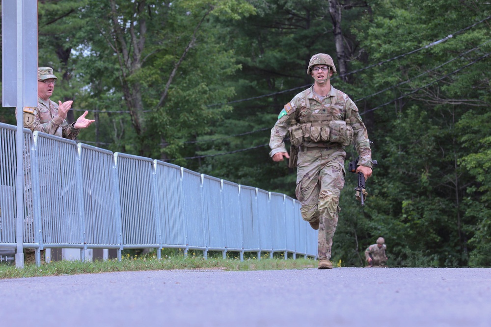 Top Soldiers and NCOs compete on expert biathlon course