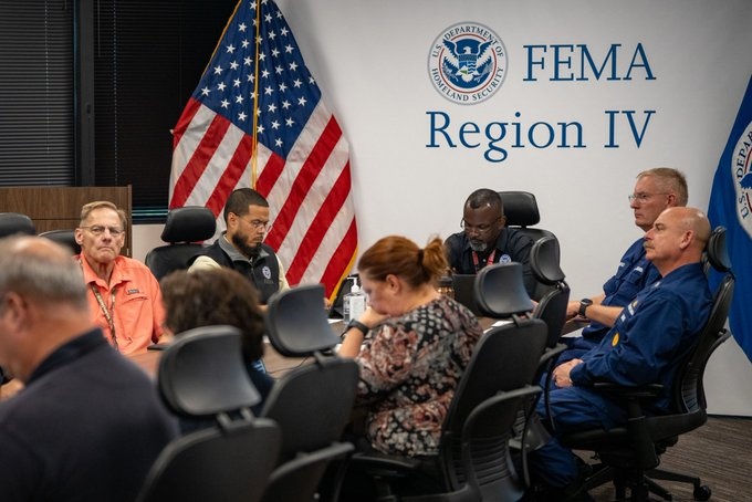 Coast Guard District 7 Commander visits Federal Emergency Management Agency Region Four in Atlanta