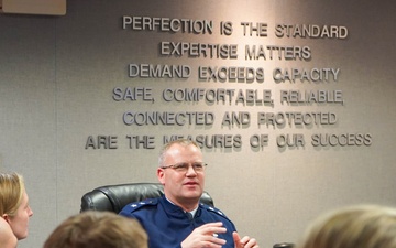 Air Force District of Washington command team visits the 89th Airlift Wing