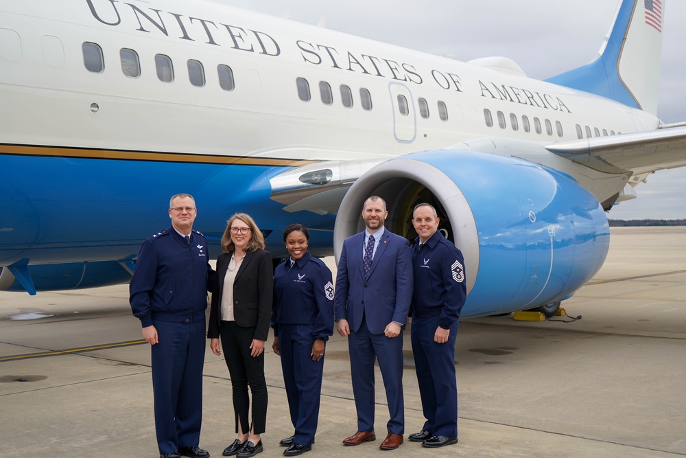 Air Force District of Washington command team visits the 89th Airlift Wing