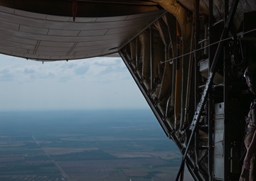 Honorary Commanders visit Dyess AFB
