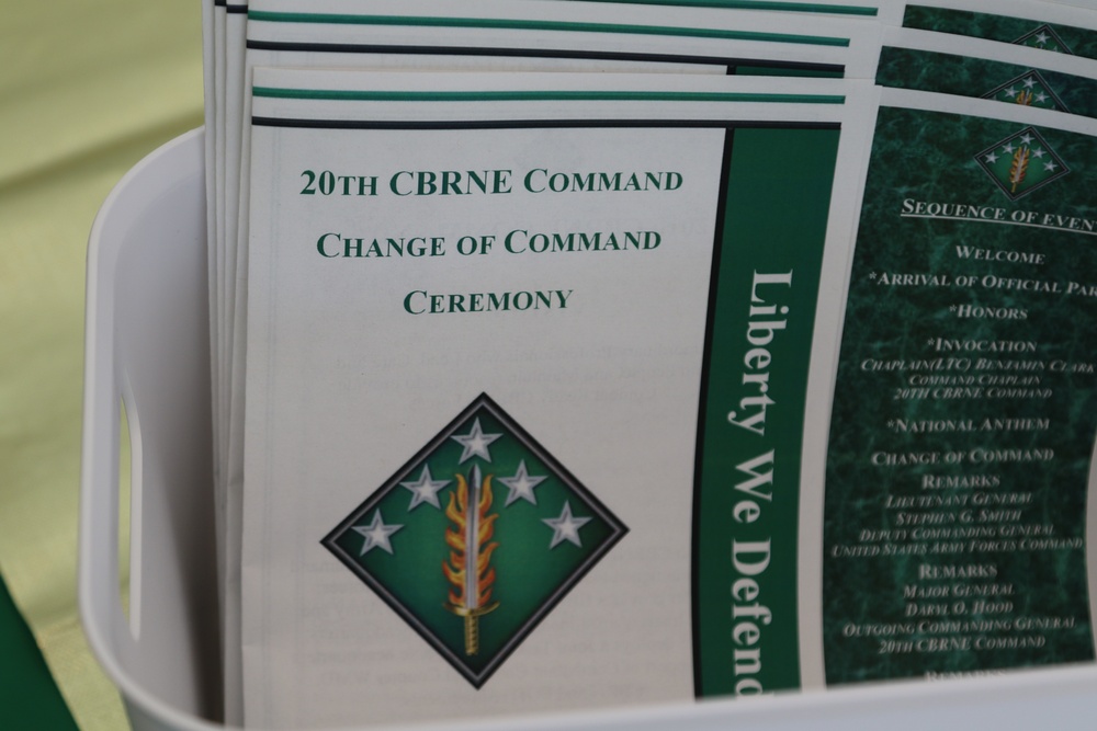 20th CBRNE Command welcomes new commanding general at change of command