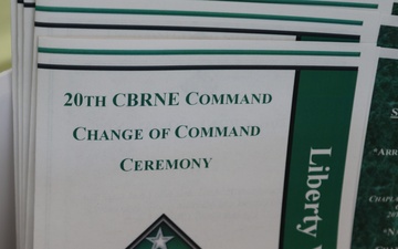 20th CBRNE Command welcomes new commanding general at change of command