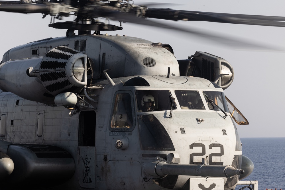 MSPF, 24th MEU (SOC) Fast Rope From CH-53E Super Stallions