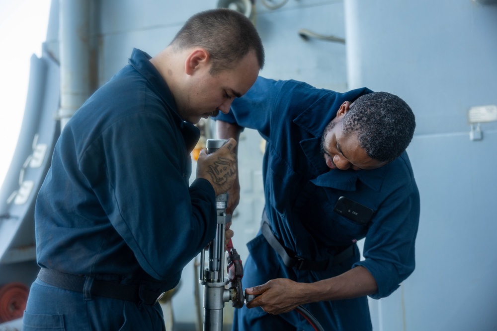 USS Oak Hill Lube Oil Onload