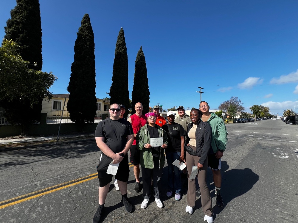 IWTC San Diego Sailors participate in community trash cleanup event