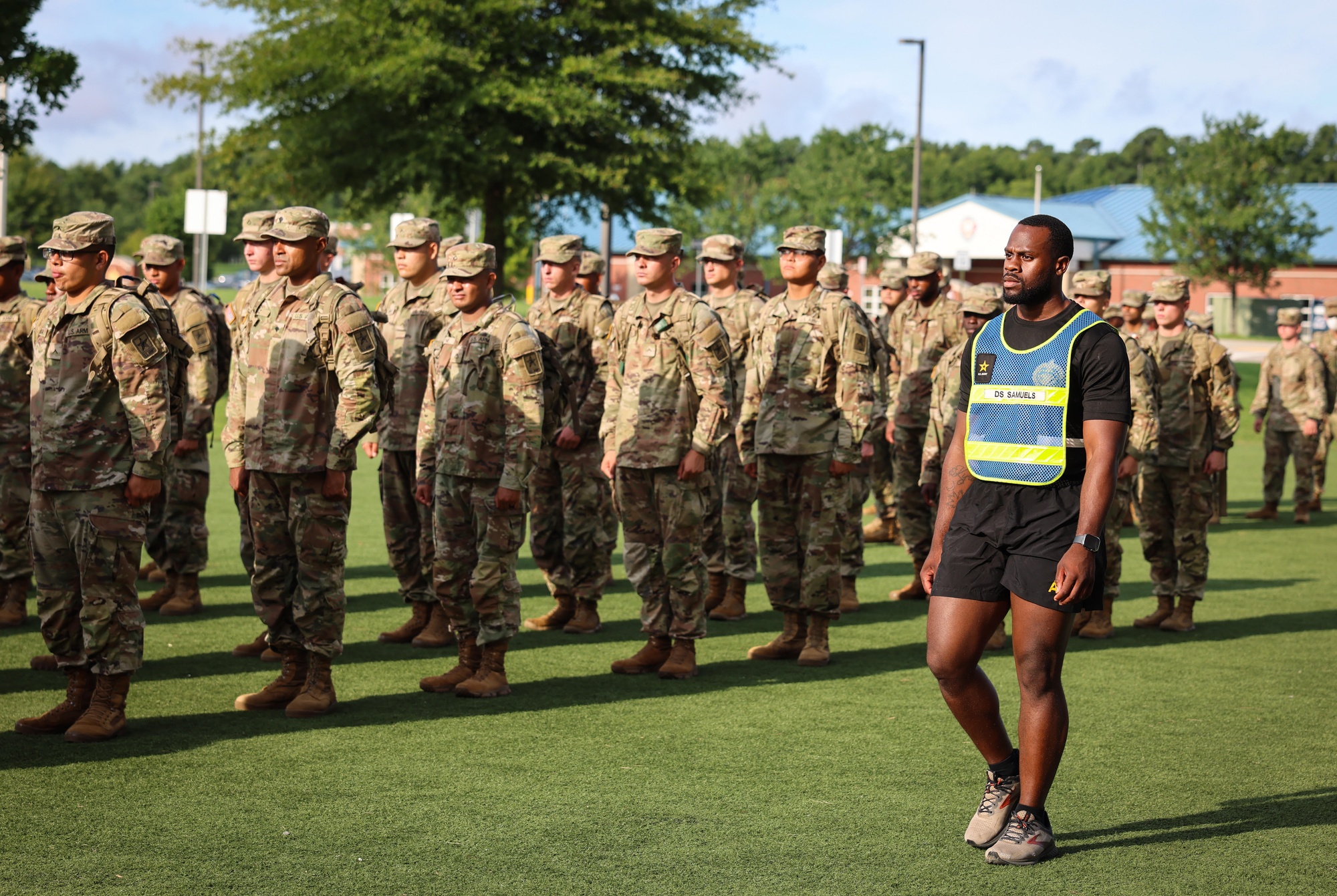 ミリタリー Walking U.S Army Sergeant DVIDS - Images - Meet Your Army: Fort Gregg-Adams Soldier