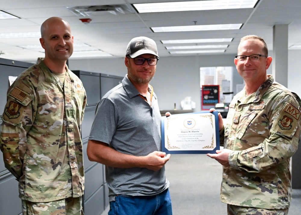 Exceptional OC-ALC performers recognized by commander