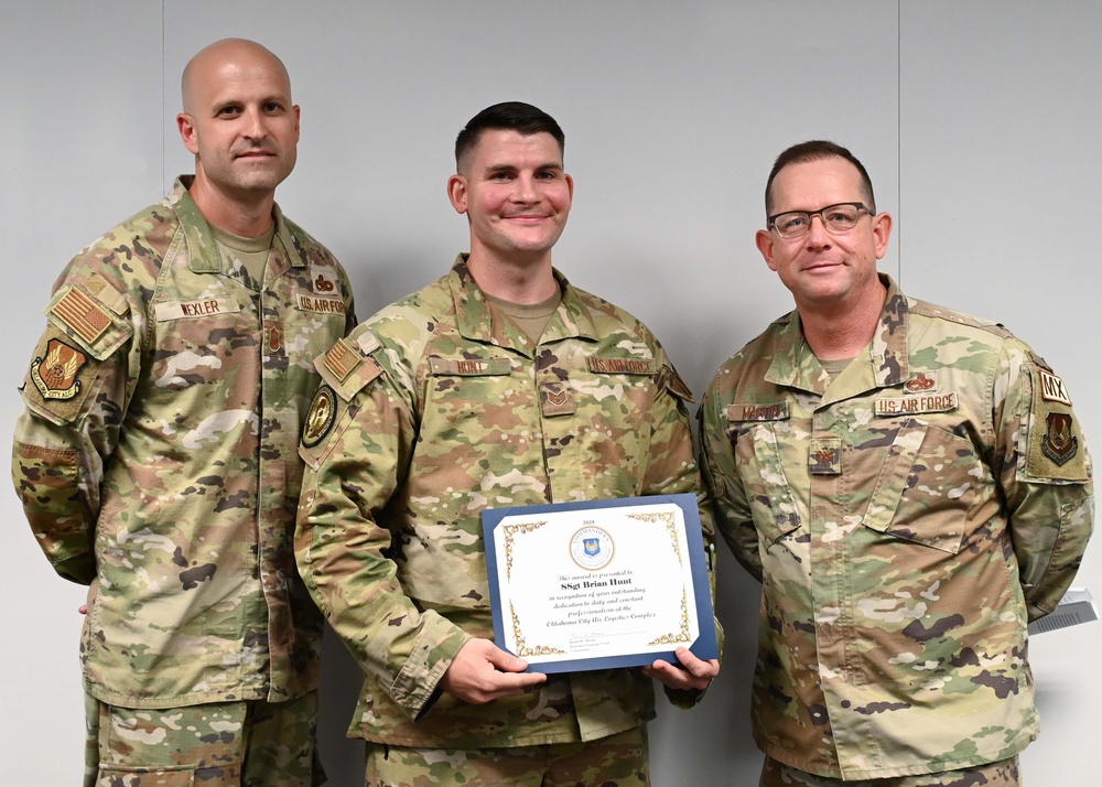 Exceptional OC-ALC performers recognized by commander