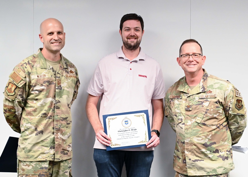 Exceptional OC-ALC performers recognized by commander