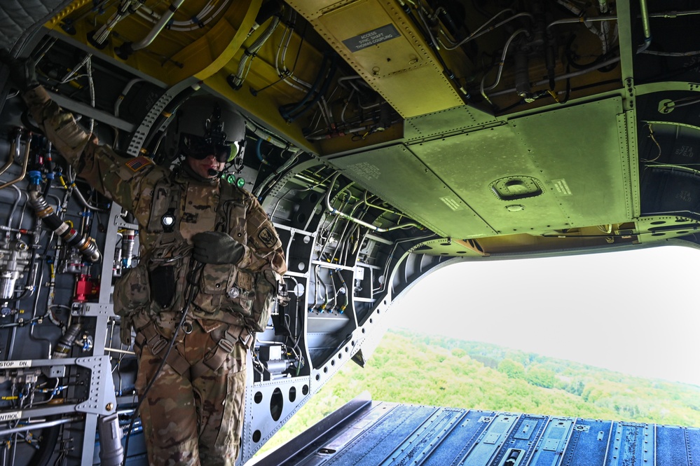 Chinooks fly at Exercise Northern Strike 2024-2