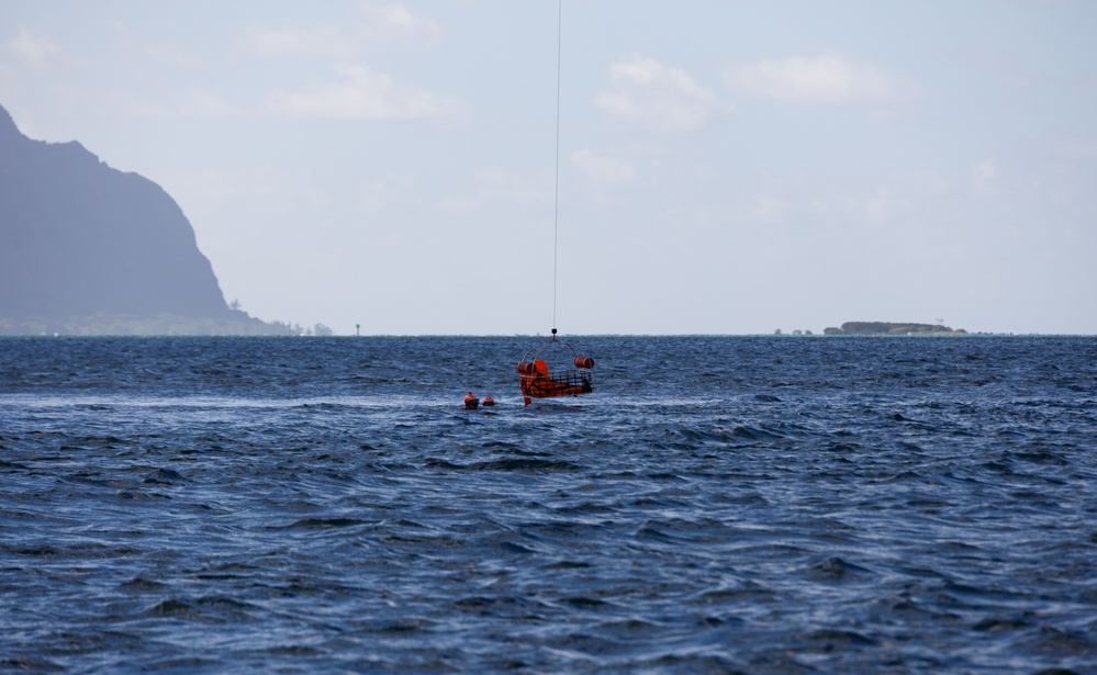 VMM-363 rehearses hoist operations