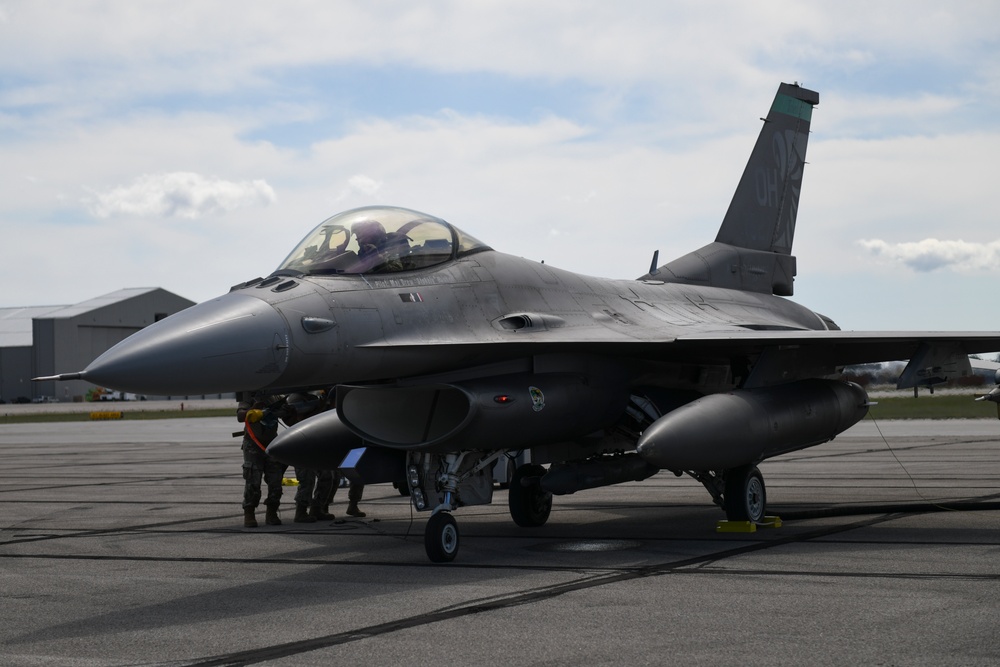 F-16 Integrated Combat Turns at Oscoda during Northern Strike