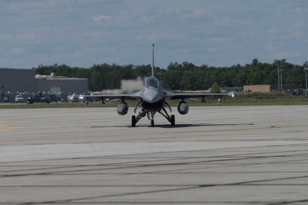 F-16 Integrated Combat Turns at Oscoda during Northern Strike