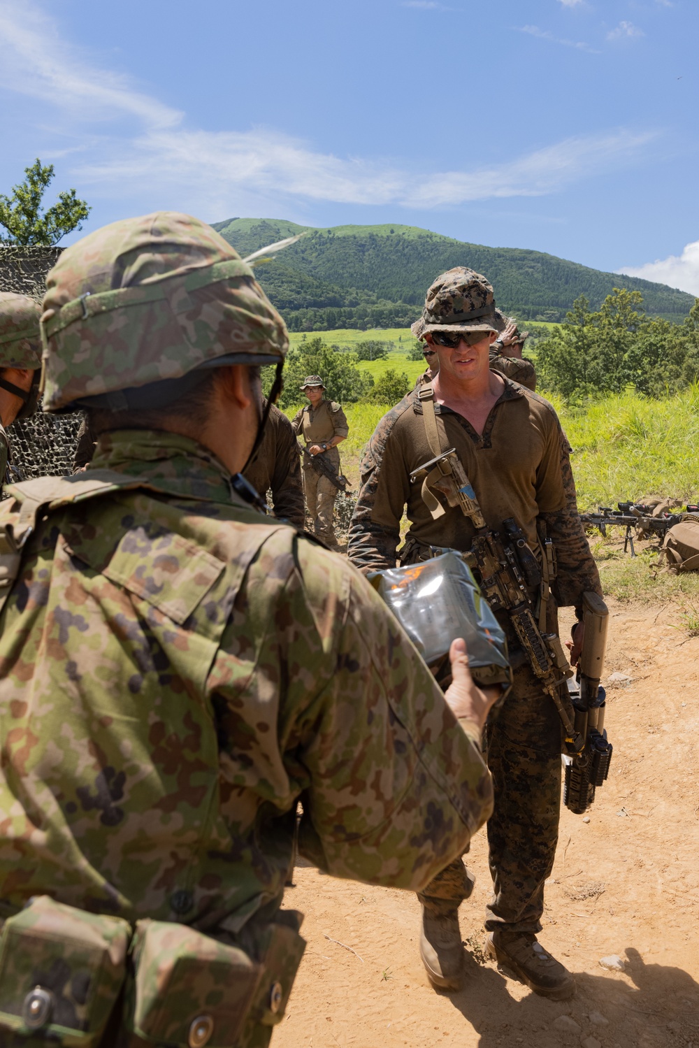 RD 24 | JGSDF Members Share Meals with Marines During Resolute Dragon