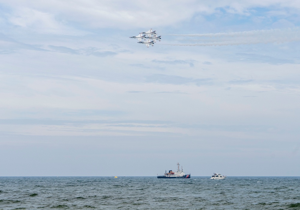 Thunderbirds wow Wisconsin