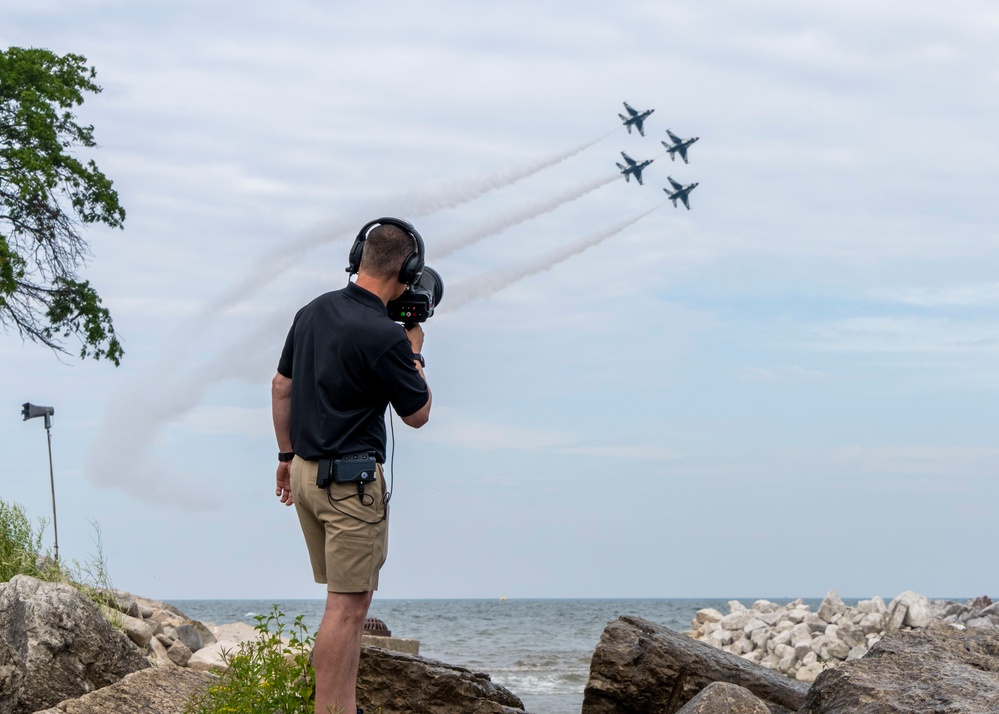 Thunderbirds wow Wisconsin