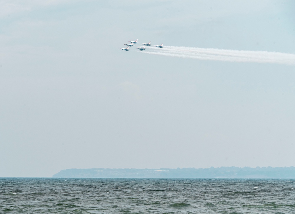 Thunderbirds wow Wisconsin