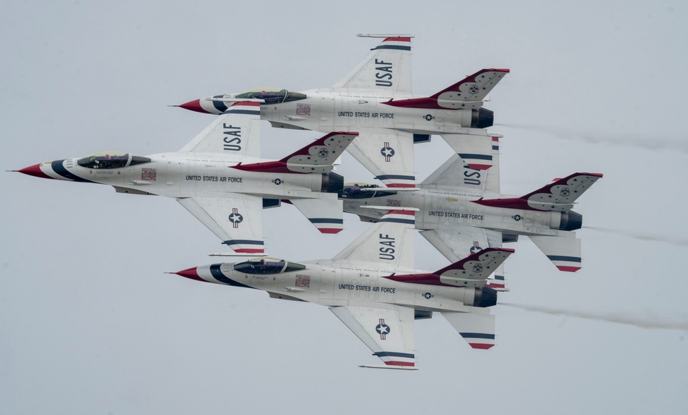 Thunderbirds perform in Brunswick